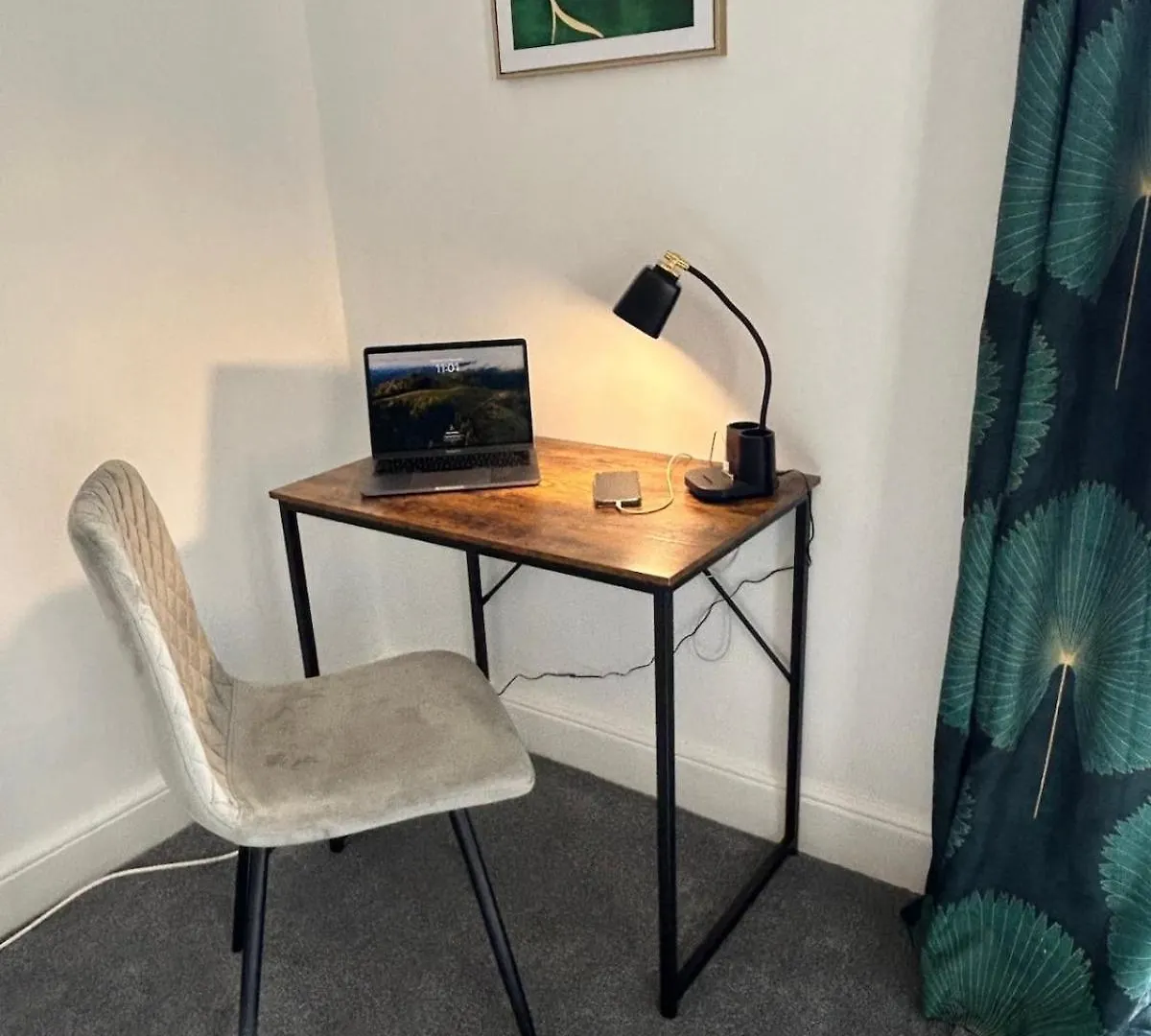 Stunning 2 Bedroom Apartment In Cheltenham! 0*, Cheltenham